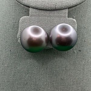 Vintage purple pearlescent screw back button earrings